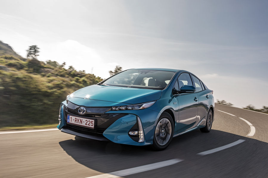 nuova-toyota-prius-plug-in-2017-11