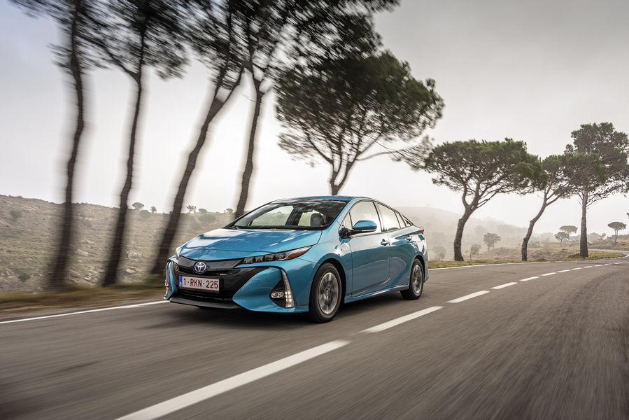 nuova-toyota-prius-plug-in-2017-7