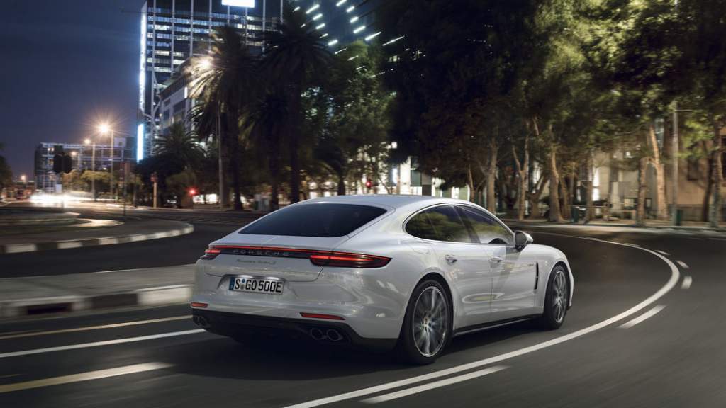 panamera-turbo-s-e-hybrid-2