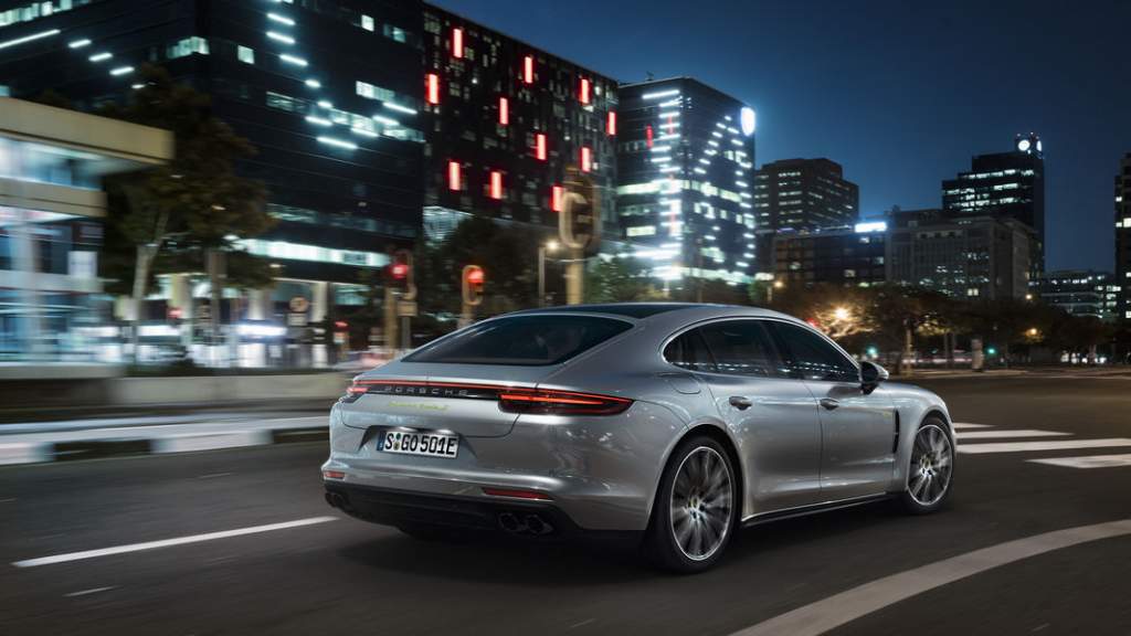 panamera-turbo-s-e-hybrid-3