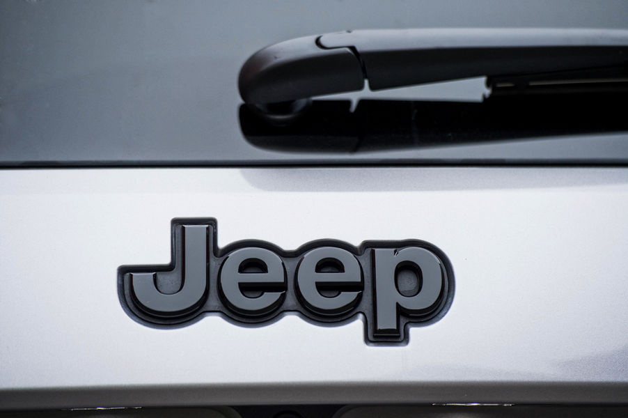 Jeep-Grand-Cherokee-Night-Eagle-Ginevra-2017-4
