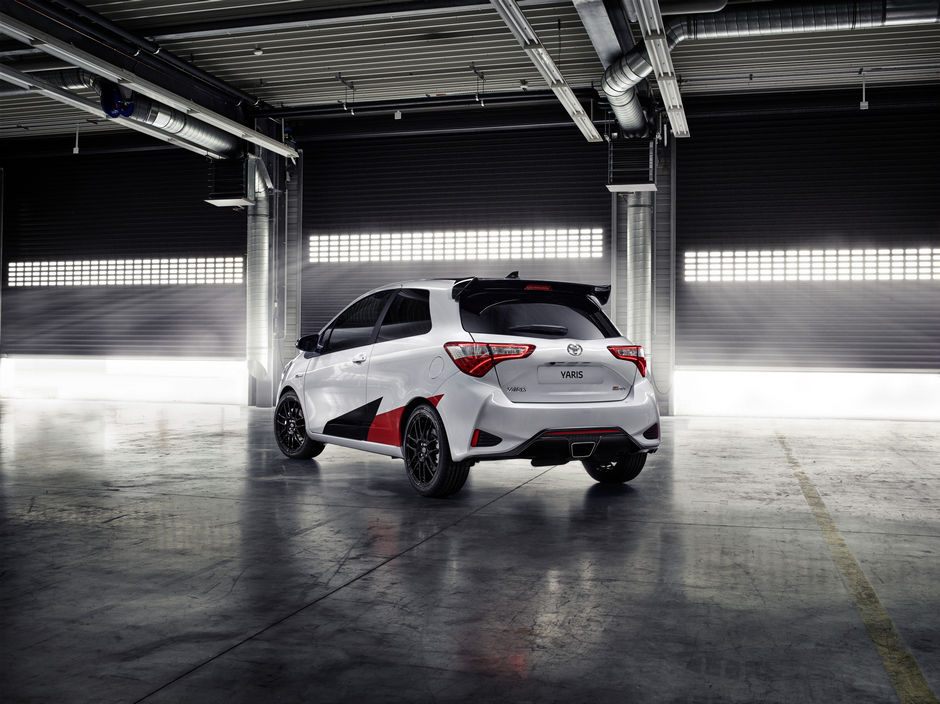 Nuova-Toyota-Yaris-GRMN-2017-7