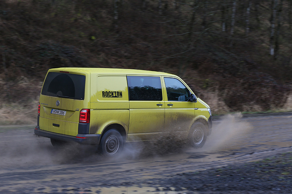Prova su strada e fondi scivolosi del VW Transporter 4x4 Rockton