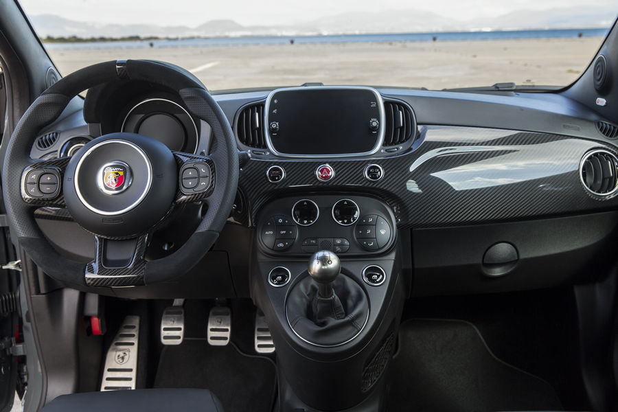 abarth-695-xsr-yamaha-limited-edition-12
