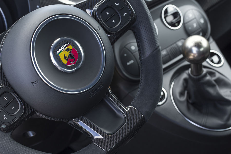 abarth-695-xsr-yamaha-limited-edition-15
