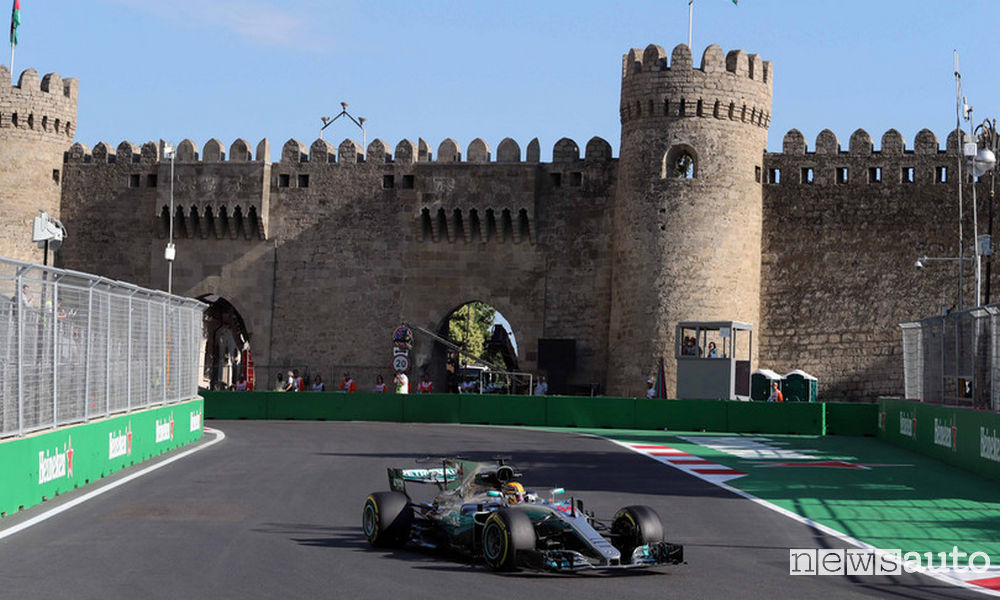 f1-2017-baku-mercedes-amg-hamilton (3)