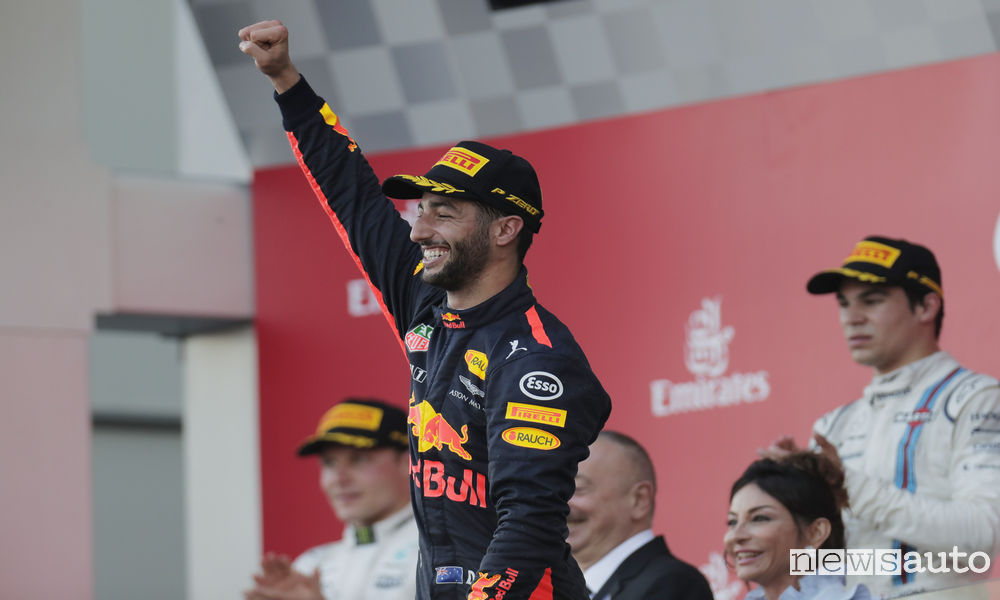 f1-2017-gp-argebaijan-podio
