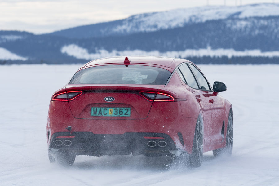 kia-stinger-test-neve-artico-1