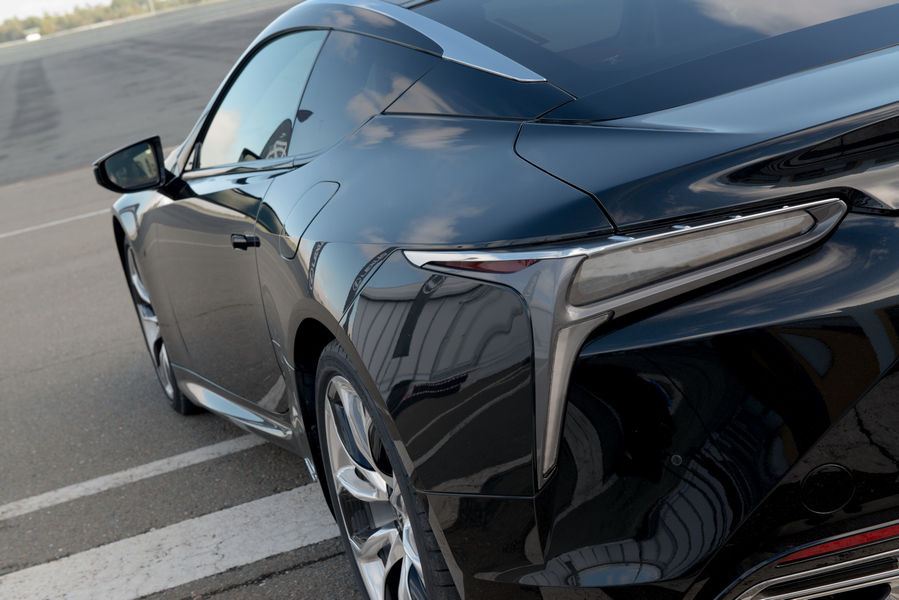 lexus-lc-hybrid-2017-1