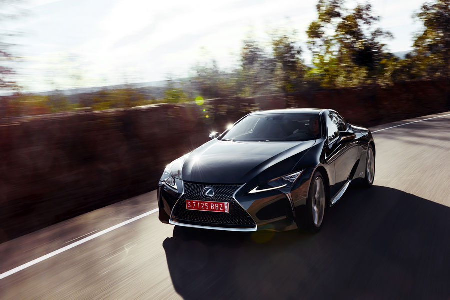 lexus-lc-hybrid-2017-24