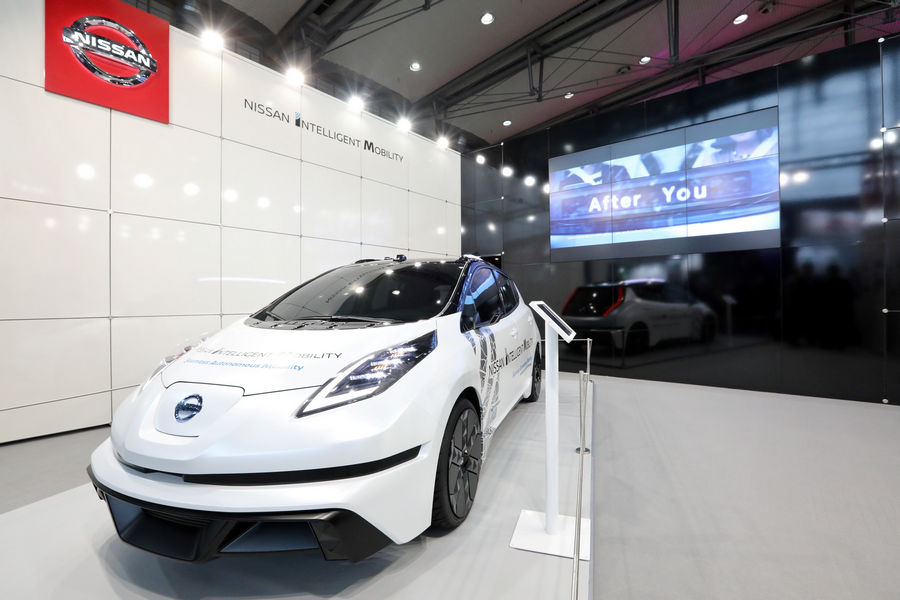 nissan-leaf-cebit-guida-autonoma-5