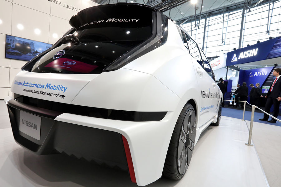 nissan-leaf-cebit-guida-autonoma-6