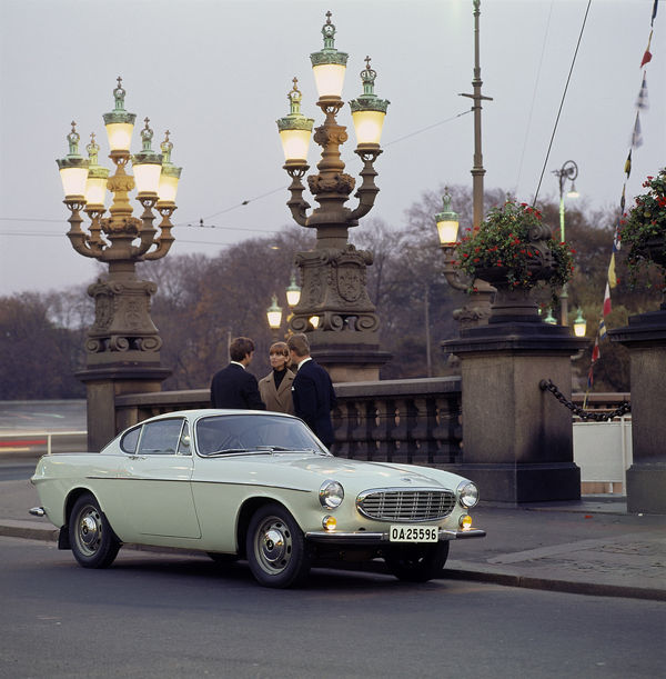 volvo-1800-s