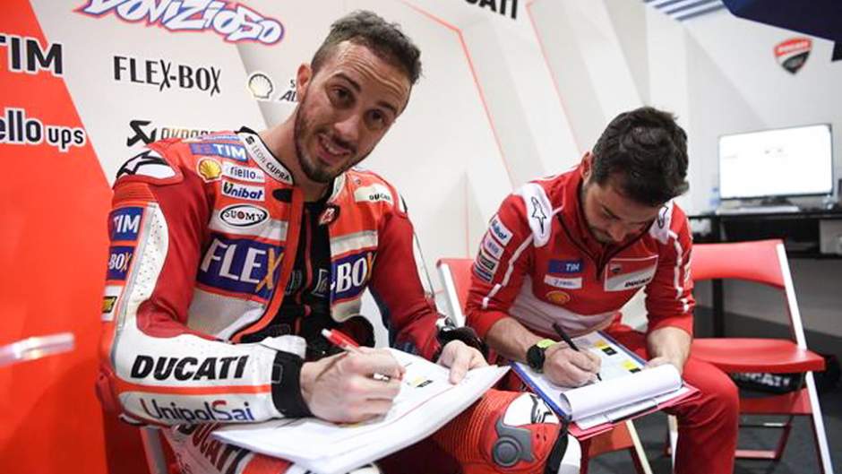 Andrea_Dovizioso_Ducati_Box_Autografi