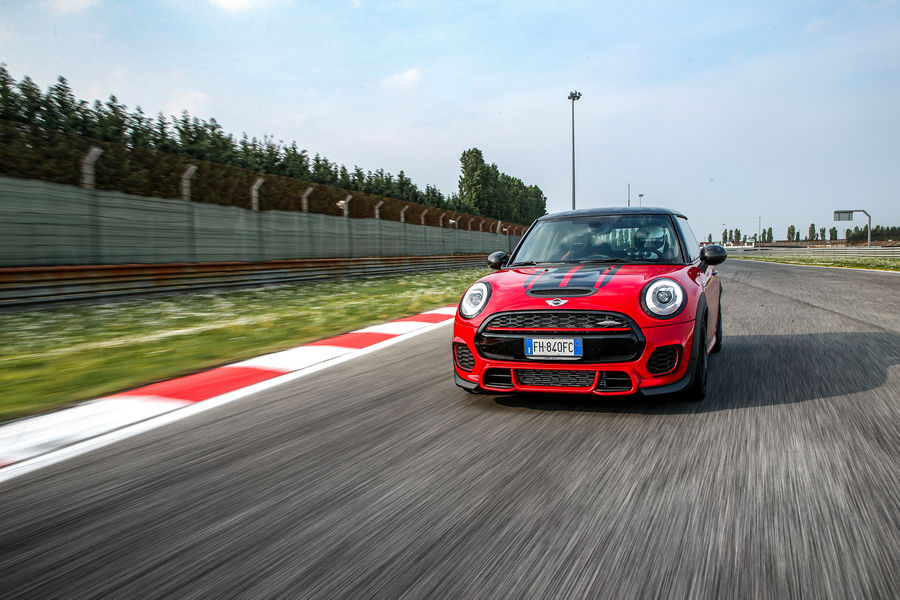 Mini-John-Cooper-Works-Petrolhead-Edition-7