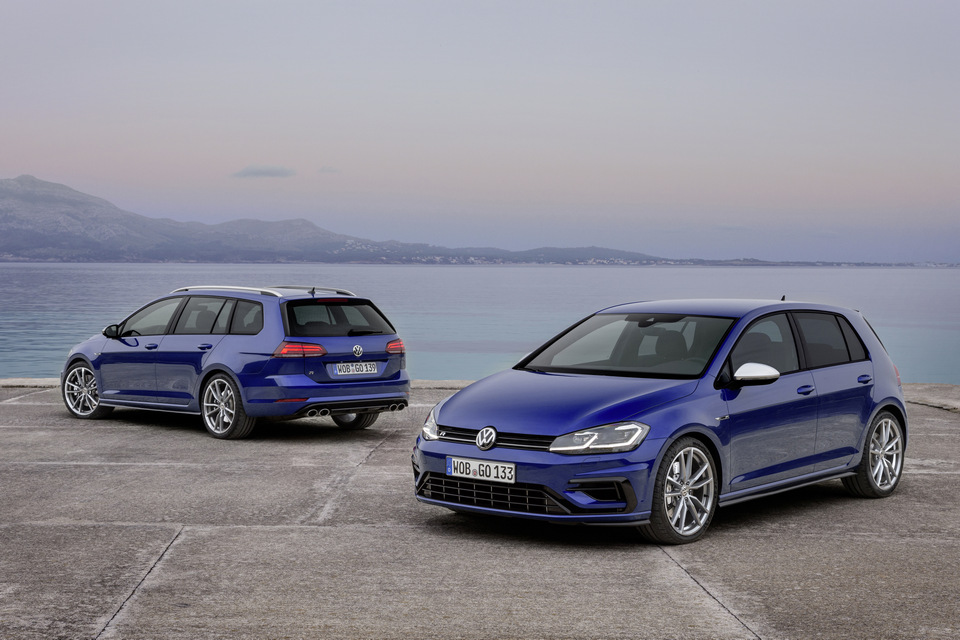 Volkswagen_Golf_R_Variant_2017_prime_immagini_42