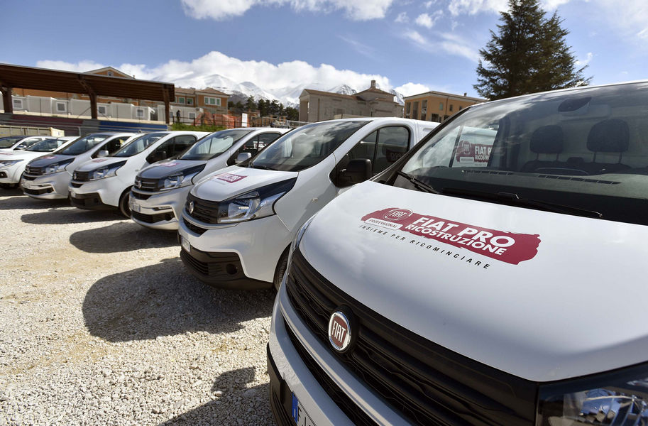 Amatrice. Fiat Pro consegna le chiavi di una miniflotta al Sindaco di Amatrice