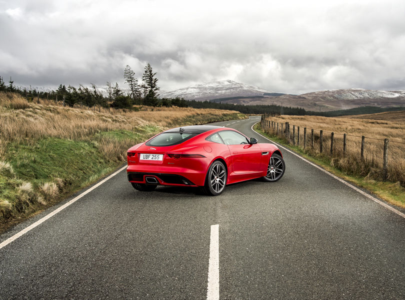jaguar-f-type-quattro-cilindri-10