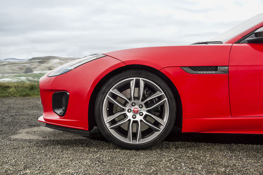 jaguar-f-type-quattro-cilindri-12