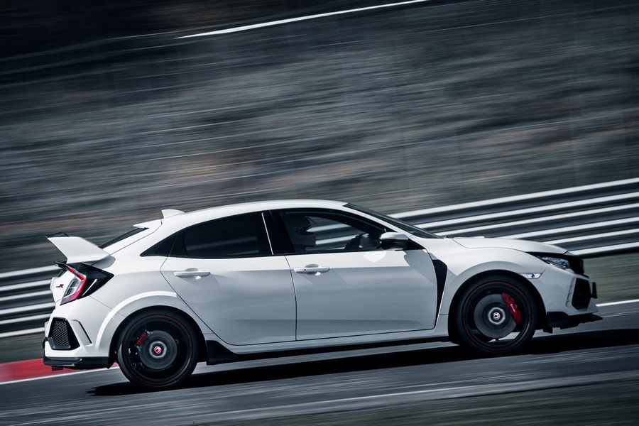 2017 HONDA CIVIC TYPE R SETS NEW FRONT-WHEEL DRIVE LAP RECORD AT NURBURGRING