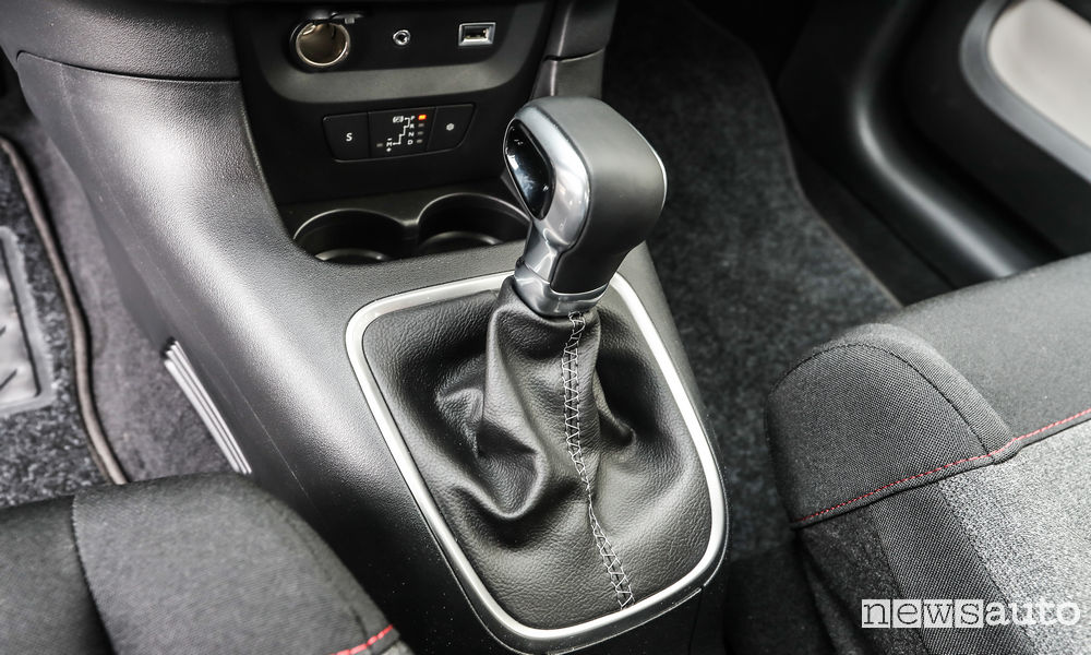 Citroen-C3-cambio-automatico-EAT6-12