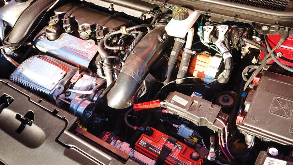 Peugeot_308R_Hybrid_motore