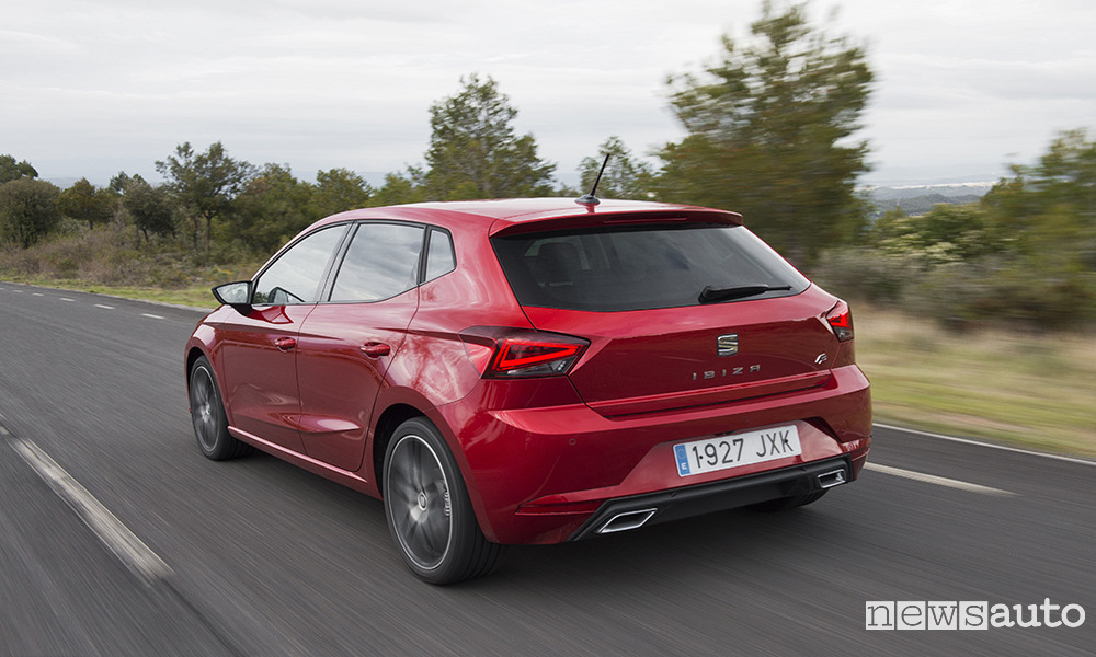 Seat_Ibiza_2017_FR_posteriore_03