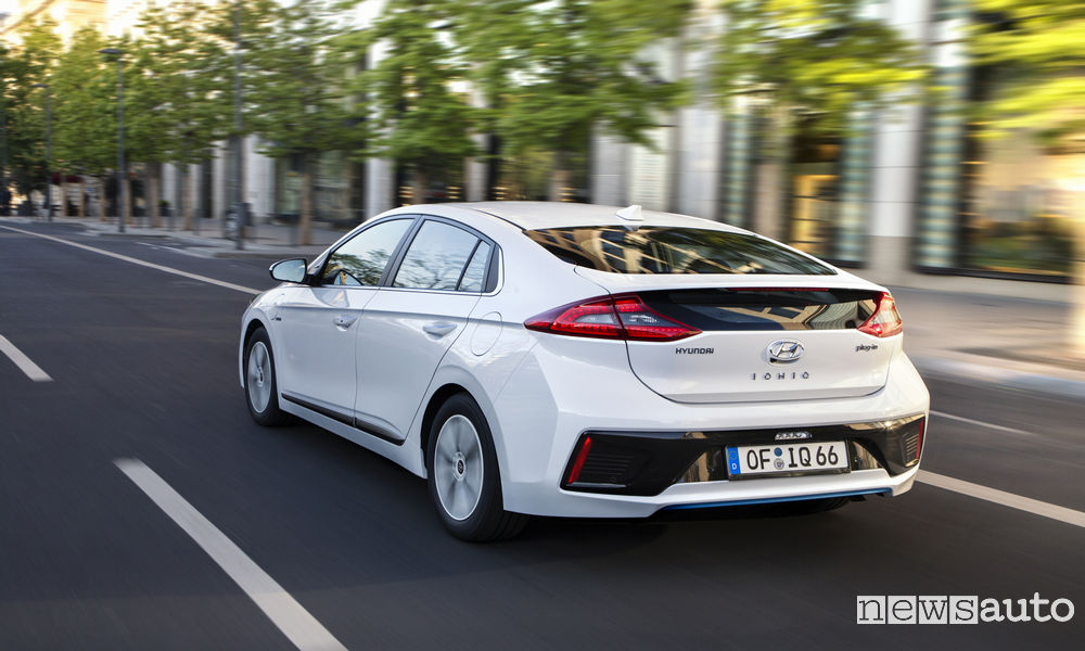 hyundai-ioniq-plug-in-hybrid-2