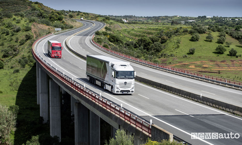 Fahrvergleich Mercedes-Benz Actros 1845
