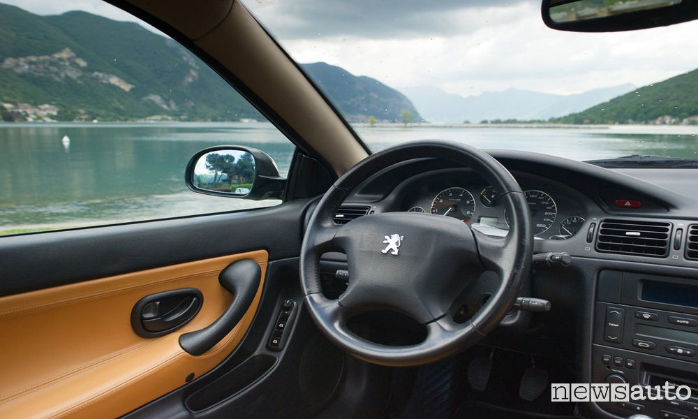 peugeot-406-coupé-20-anni-12
