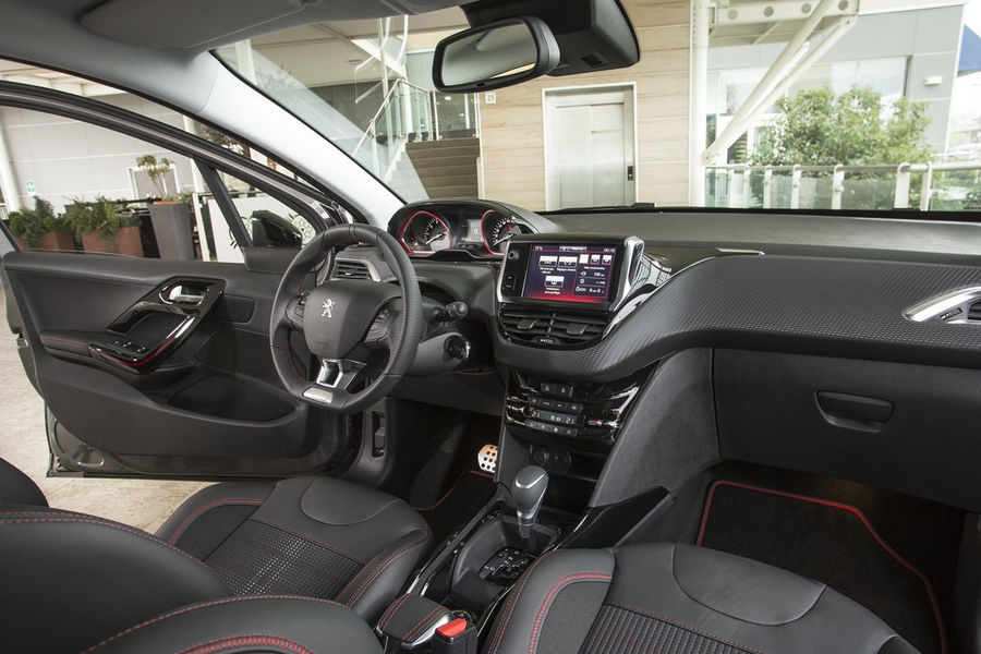 peugeot-suv-2008-black-matt-9