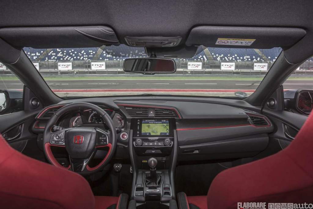13_2017 Honda Civic Type R (10)