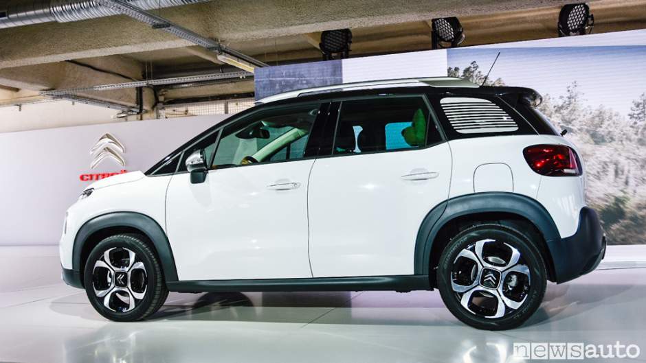 Citroen_C3_AirCross_2017_Suv_08