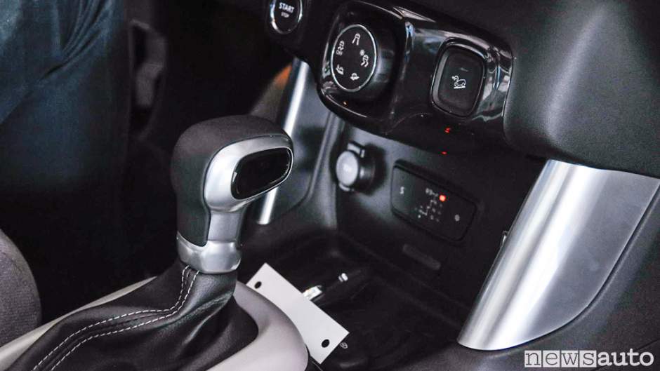 Citroen_C3_AirCross_2017_Suv_16