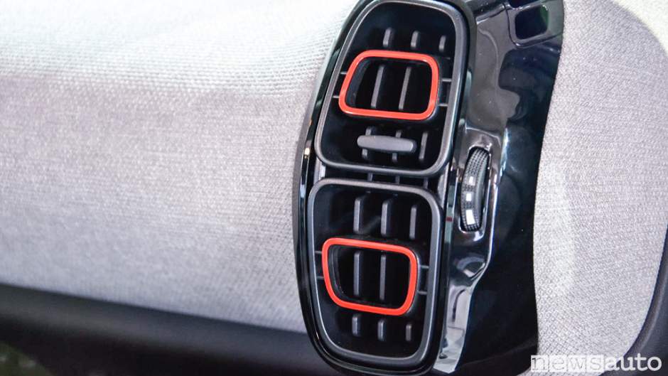 Citroen_C3_AirCross_2017_Suv_17