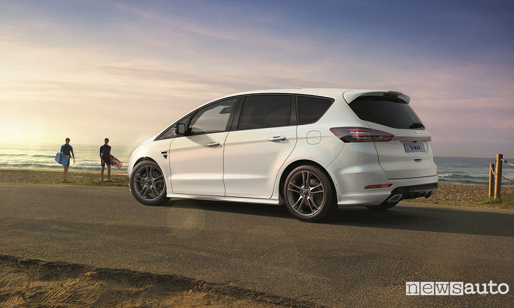 Ford-S-MAX-ST-Line-Goodwood-2017
