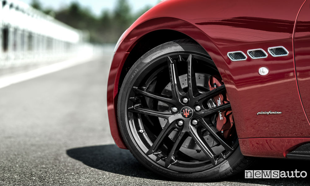 Maserati-GranTurismo-MC-4