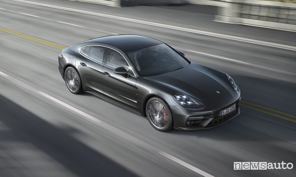 Porsche-Panamera-Turbo-Parco-Valentino-2017