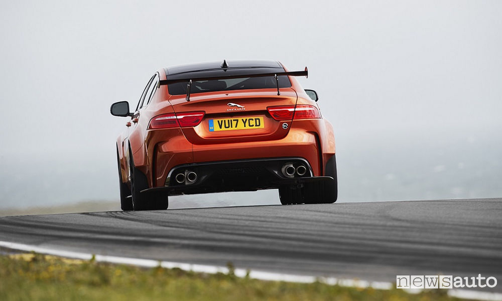 jaguar-xe-sv-project-8-600-cv-4