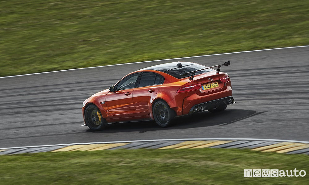 jaguar-xe-sv-project-8-600-cv-6