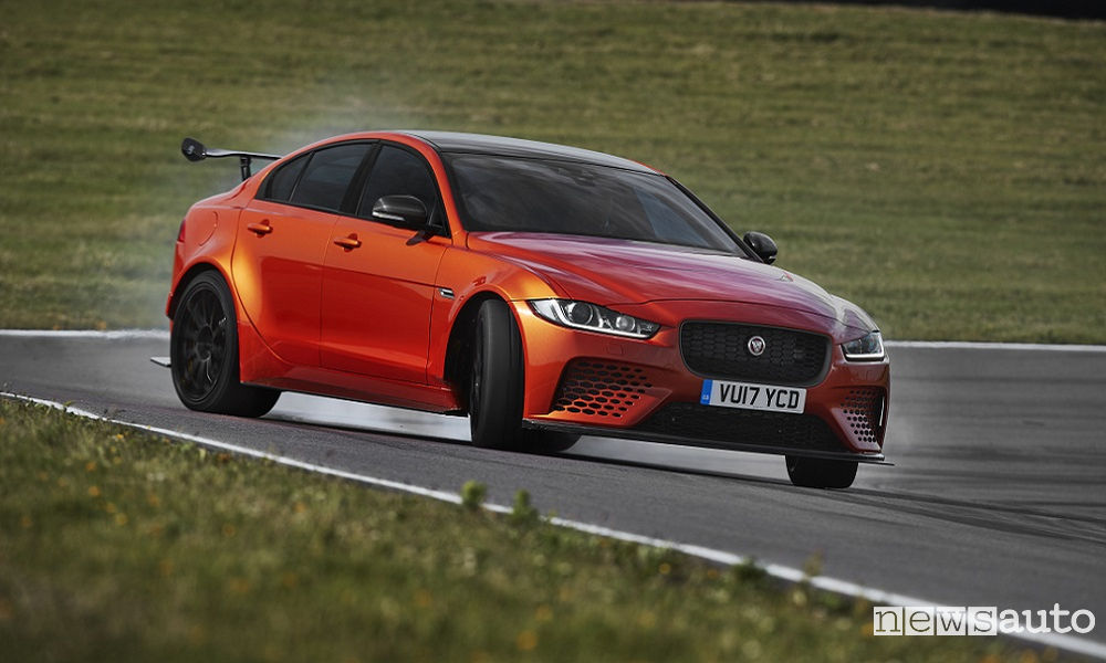 jaguar-xe-sv-project-8-600-cv-8
