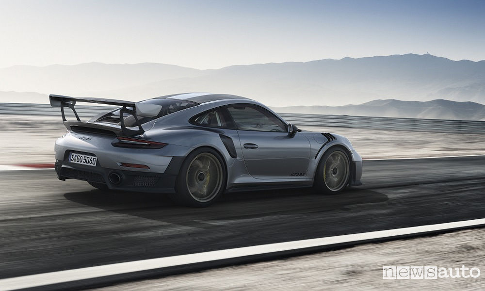 Porsche 911 GT2 RS 