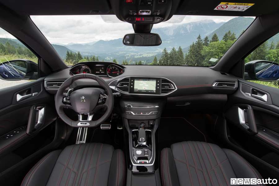 Peugeot i-Cockpit nella nautica nuova Peugeot 308 