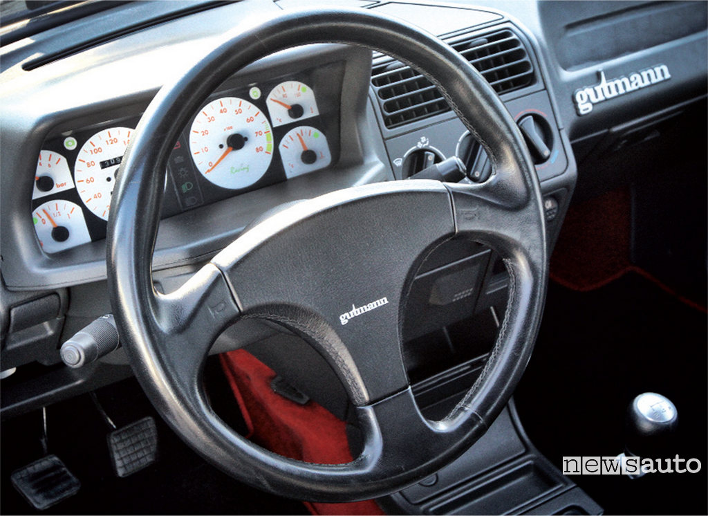 Peugeot 205 GTi Gutmann interni