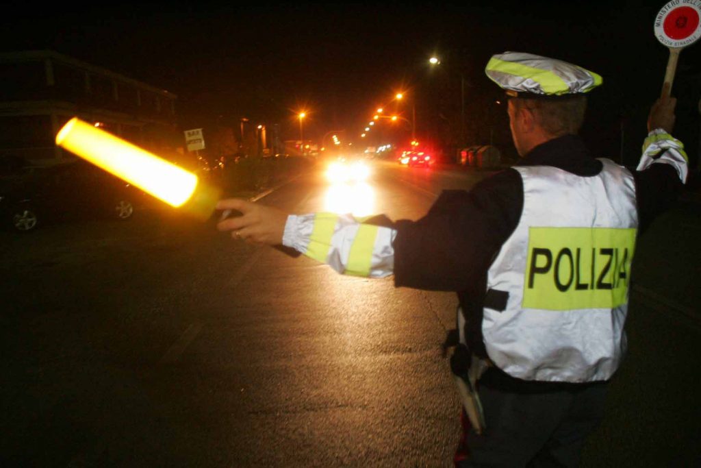Polizia stradale Multe sospese targa prova