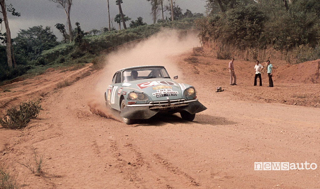 Citroen DS21 Tap Rally Raid