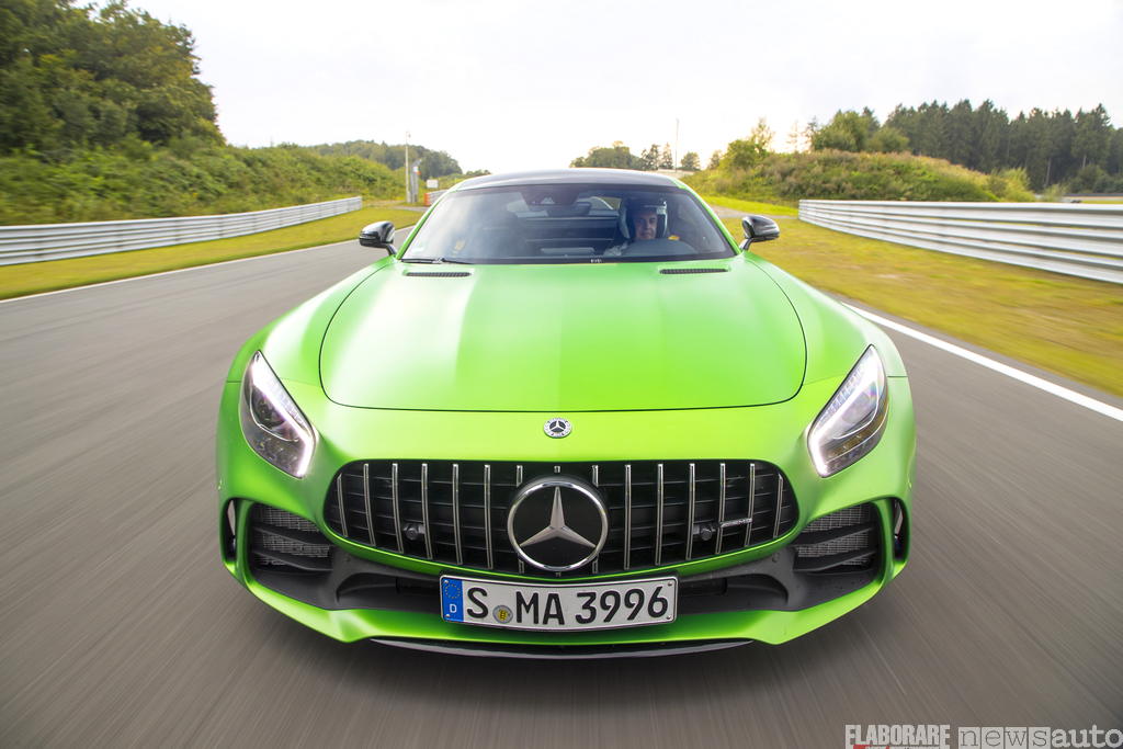 Mercedes-AMG test GT R