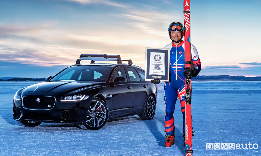 Record Jaguar XF Sportbrake e Graham Bell