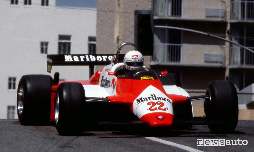 Alfa Romeo Formula 1 Andrea De Cesaris Alfa Romeo 182