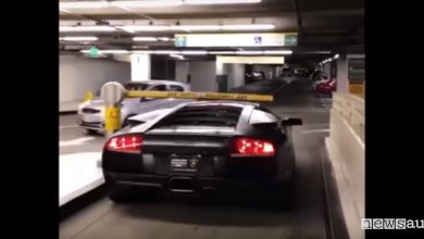 Lamborghini parcheggia gratis